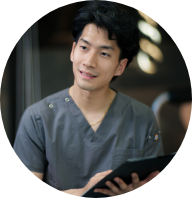 院長 山崎けんとの写真